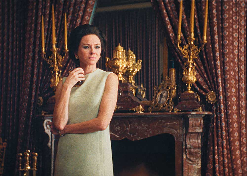 Feud: Capote Vs. the Swans on FX Canada. Pictured: Naomi Watts as Babe Paley, who felt first validated, then betrayed by her confidant Truman Capote.