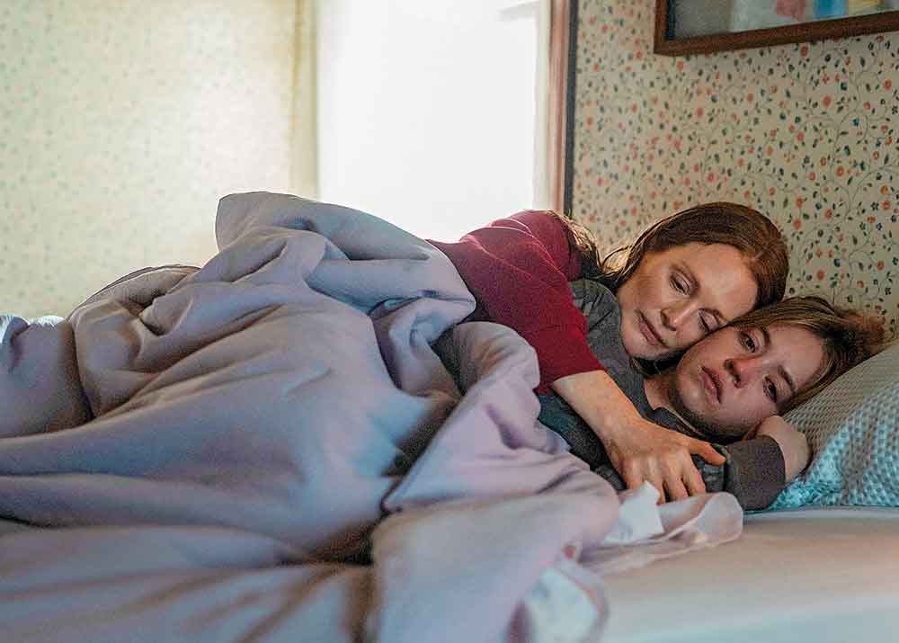 Echo Valley on Apple TV+. Pictured: Echo Valley’s mother and daughter (Julianne Moore and Sydney Sweeney).