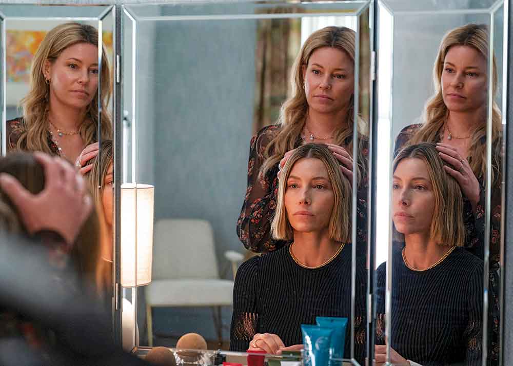 The Better Sister on Prime Video. Pictured: Sisters Nicky (Elizabeth Banks) and Chloe (Jessica Biel).